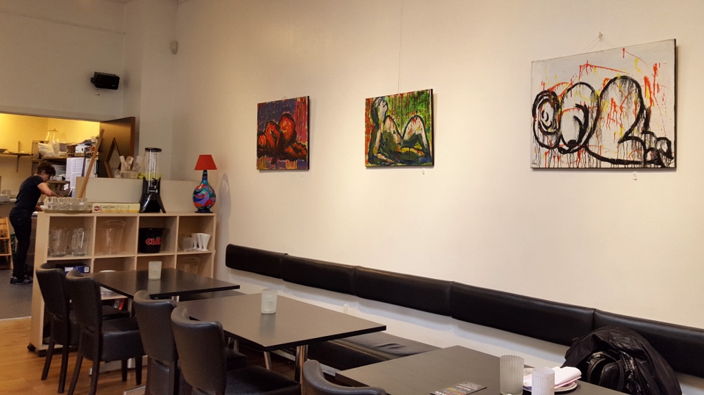 cafe einstein vordingborg_merete helbech hansen_art by merete helbech hansen_croquis_maleri_udstilling_vordingborg_cafe_einstein_20170421_133714 (1024×575)