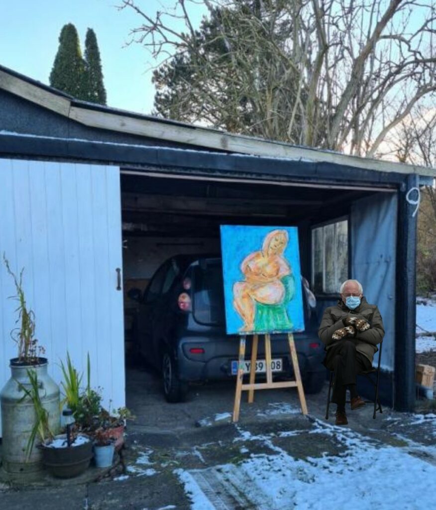 Bernie Sanders med strikluffer, mundbind og klapstol. 
Her spottet på min gårdsplads til "Drive-in Garage-salg"
Merete Helbech